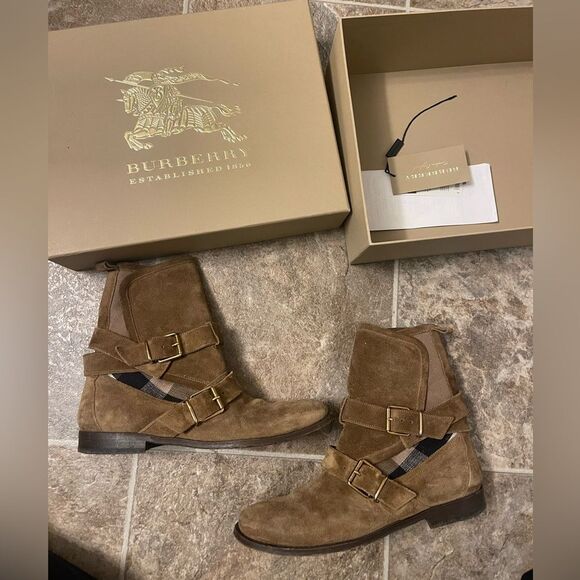 Burberry Boots - Picture 1 of 10